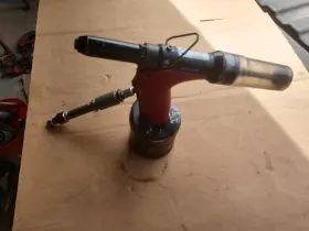 Cp9883 Chicago Pneumatic Composite Air Rivet Tool
