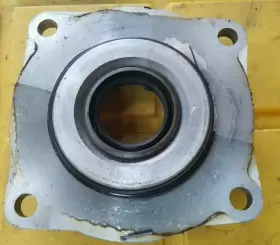 817785a2 Chrysler 1976 75 Hp Crankshaft Bearing Cage #2