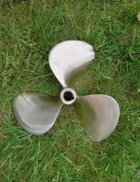 12rh1-4 Cupped Inch Right Hand Boat Prop