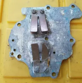 0321235 Evinrude 0202667 1979 Johnson 6 Hp Leaf Plate Assembly And
