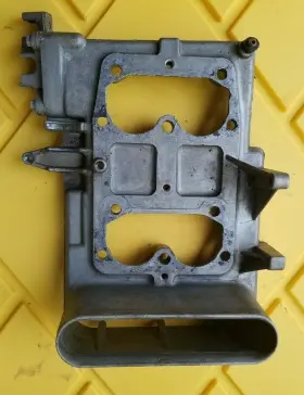 0319797 Evinrude 1976 Johnson 135 Hp Air Silencer Base