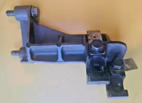 0351927 Evinrude 2007 Etec 115 Hp Trunnion Bracket #2