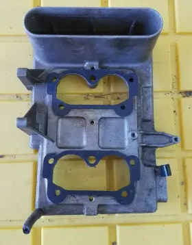 0385255 Evinrude 1972 Johnson 125 Hp Air Silencer Base
