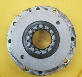 0387432 Evinrude 1976 Johnson 135 Hp Crankcase Head And Bearing Assembly #2