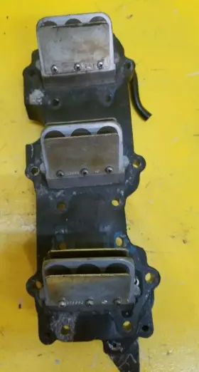 0389395 Evinrude 0389731 1986 60 Hp Intake Manifold And Leaf Plate Assembly 038955 #3