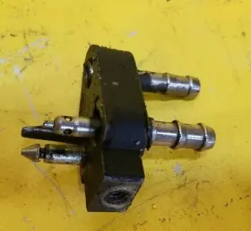 0395543 Evinrude 0398229 1986 60 Hp Fuel Connector