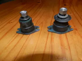 J-6269-1 Evinrude 325974 Johnson Upper Side Rubber Motor Mount 303879 2pcs