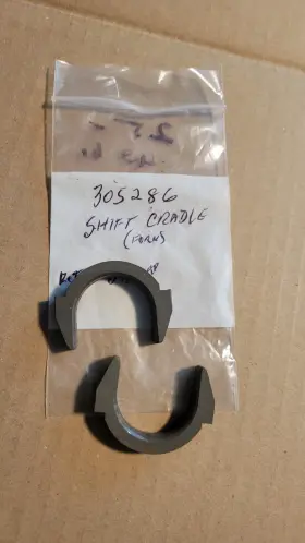 305286 Evinrude Johnson Omc Cradle Original Oem Nos Pair Of 2