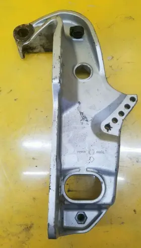 50311-zv5-010za Honda 2001 Bf50a Stern Bracket Port