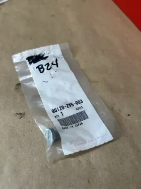 90120-zv5-003 Honda New Oem Drain Plug Pn# B-75-4 #3 90120-zv5-003 Honda New Oem Drain Plug Pn# B-75-4 #3