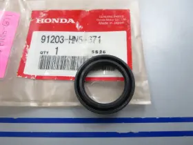 91203-hn5-671 Honda New Oem Oil Seal 0810