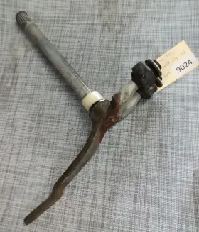 0390534 Johnson 55hp Arm And Shaft Assembly 390534