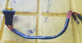 19637 Mariner 1989 40 Hp Fuse Socket