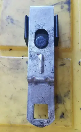 812462 Mariner 1989 40 Hp Cowl Latch