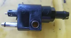 816856q3 Mariner 1989 40 Hp Fuel Connector 816856a 3