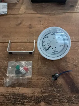 Ss-126-35w Medallion Boat Speedometer Gauge 80 Mph White 3 1/4 - 5/8 Read