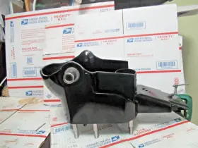41646-c7 Mercruiser Bravo Bell Housing Helmet # 41646 C7 With Pivot Pins #3