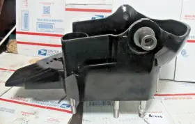 41646-c7 Mercruiser Bravo Bell Housing Helmet # 41646 C7 With Pivot Pins
