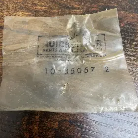 10-35057 Mercury Quicksilver 2 Screw Qty-2 Oem Nos