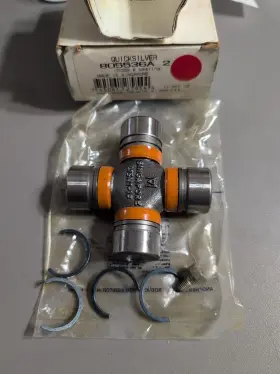 805536a Mercury Quicksilver Oem 2 Cross And Bearing New