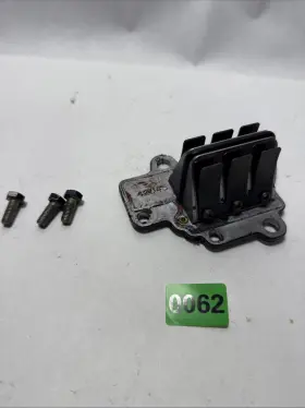 828435a1 Mercury 828435a3 Mariner 8 9.9 15 Hp Reed Block Plate 828435a2 Sku62