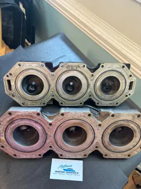 858485t05 Mercury Starboard And Portside Cylinder Heads #2