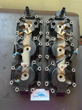 858485t05 Mercury Starboard And Portside Cylinder Heads