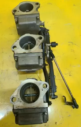 9012a29 Mercury 9012a27 1989 70 Hp Carburetor Assembly Top Center 9012a28 Bottom #2