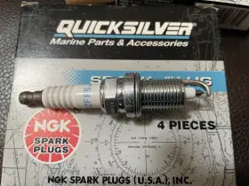 33-892567q Mercury Marine/mercruiser 4 New Spark Plugs Oem Ngk Izfr5j