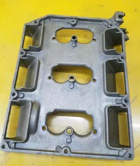 0391254 Omc 1988 Johnson Evinrude 175 Hp Air Silencer Base
