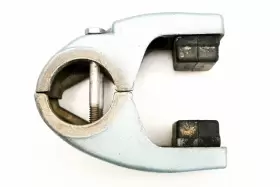322289 Omc 322288 Lower Mount Bracket Assembly #3