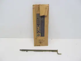 382044 Omc Carburetor Shaft Arm And Screws Nos