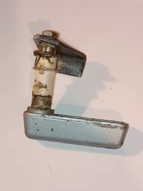 383686 Omc Johnson Evinrude Cowl Hood Latch Genuine Oem