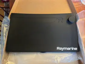10.5hx18l Raymarine A80536 Axiom Pro 16 Suncover Silicone Black