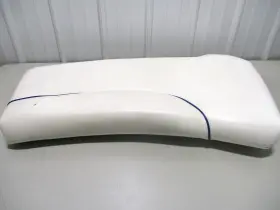 Gb539894351 Sea Ray 1998 Signature 230 Boat Right Stbd Bow Seat Cushion White And Blue Piping