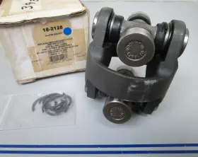 18-2128 Sierra New 0720 Center Socket Replaces Mercruiser 39383t