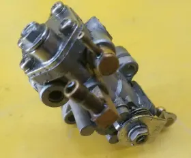 16100-94630 Suzuki 16331-94601 1995 115 Hp Oil Pump Assembly #2