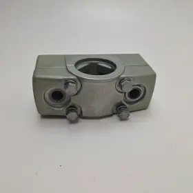 54212-94400-0ed Suzuki 54211-94410-0ed Dt40 Outboard Front And Rear Mount Bracket