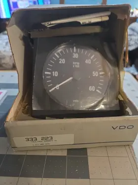 333-223 Vdo New Old Stock Marine Tachometer 6000 Rpm 333 223