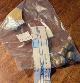 942734-5 Volvo Qty4 Nos Oem Penta Plug 942734 Part No Lot Of 4