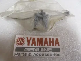 688-82594-00 Yamaha Q10c Genuine Electrical Clamp Oem New Factory Boat Parts 688-82594-00 Yamaha Q10c Genuine Electrical Clamp Oem New Factory Boat Parts
