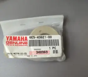 6e5-43821-01 Yamaha Marine Trim Cylinder End Screw Oem New