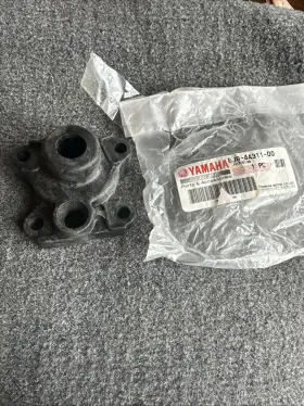 6j8-44311-00 Yamaha Genuine Oem Water Pump Housing New