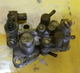 6n6-13200-00-00 Yamaha 1990 115 Hp Oil Pump Assembly #2