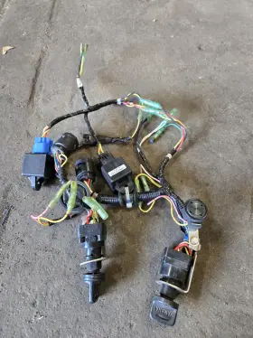 6y8-52570-02-00 Yamaha 6y8-82570-02-00 Twin Key Wiring Harness