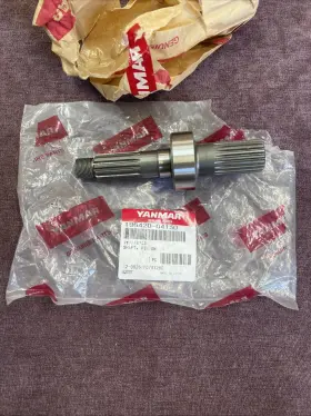 196420-04131 Yanmar 196420-04130 Input Pinion Shaft