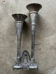 Vintage Bw Mack Truck Air Horn Set T212678A T212679A Bendix Westinghouse. Fixed Price $49.95.